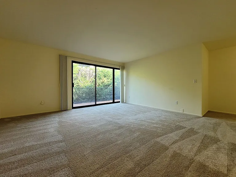11206 NE 68th St #228 — Photo 6