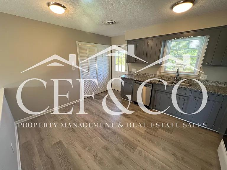 7940 Valley Falls Rd — Photo 3