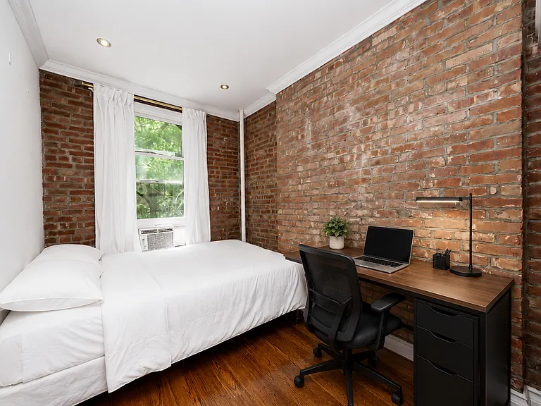 25 Grove St #17 — Photo 3