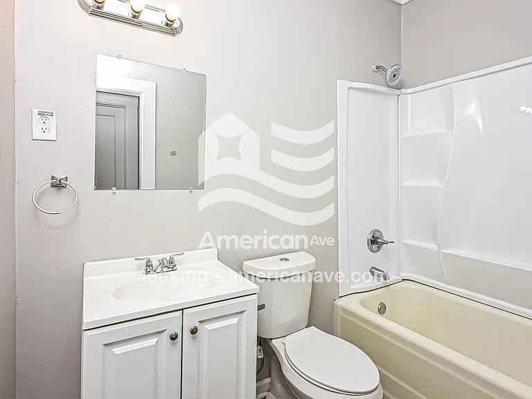 1666006_010_main_bathroom_10.jpg