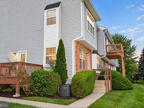 3rd image of 307 Wendover Dr