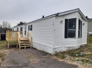 17 Midtown Vlg, Plymouth, PA 18651