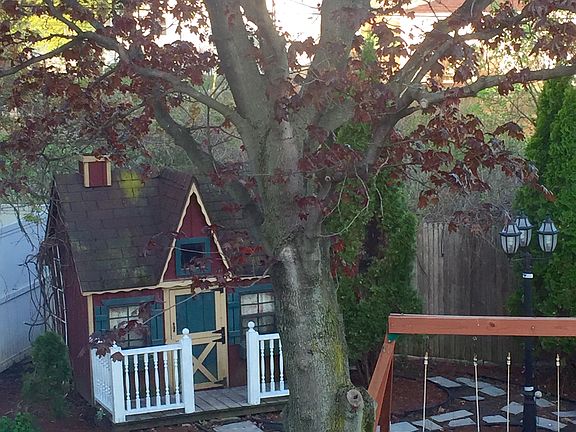 2nd image of 284 Troy Del Way
