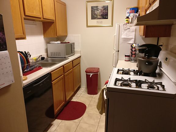 5th image of 1892 Somerset Dr