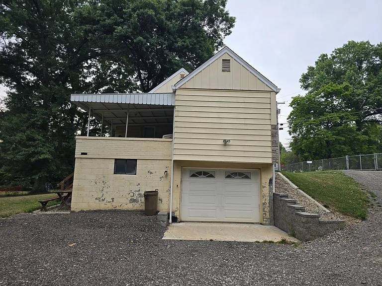 302 South Dr — Photo 24