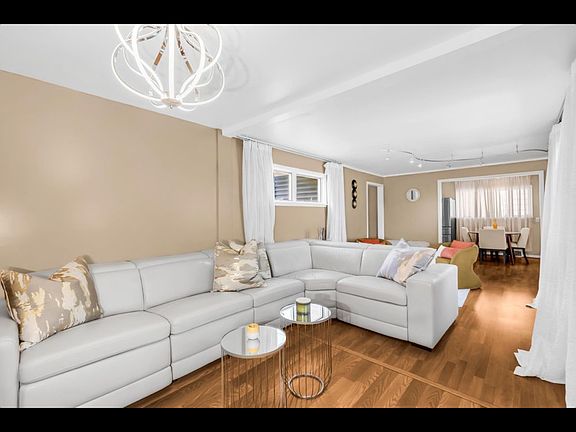 4th image of 1155 James Ave