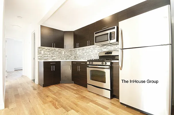 Rented by The InHouse Group | media 31