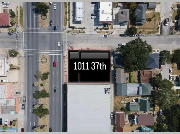 1011 37th St, Galveston, TX 77550
