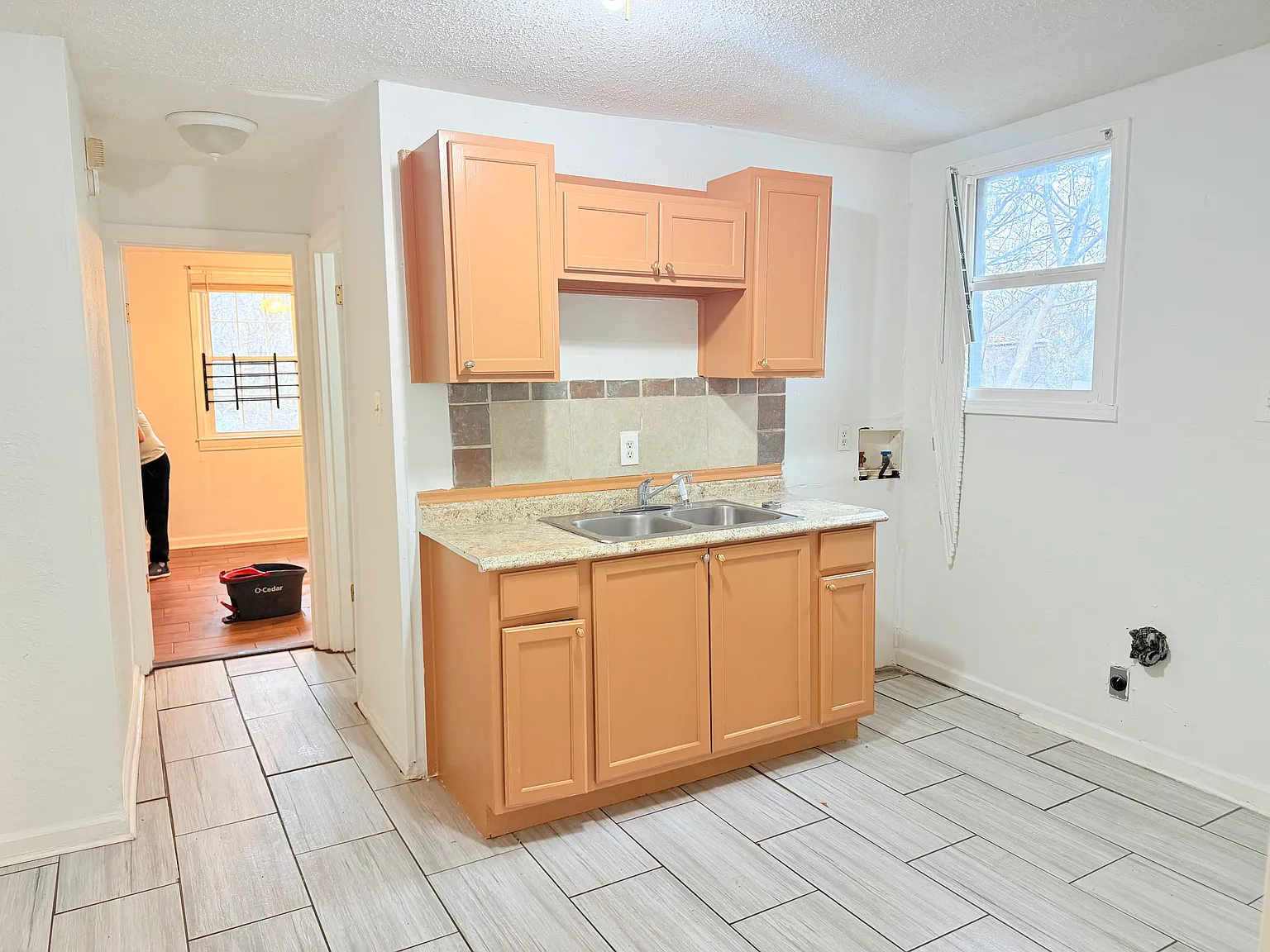 1 bed, 1064 sqft, $850 — Photo 4