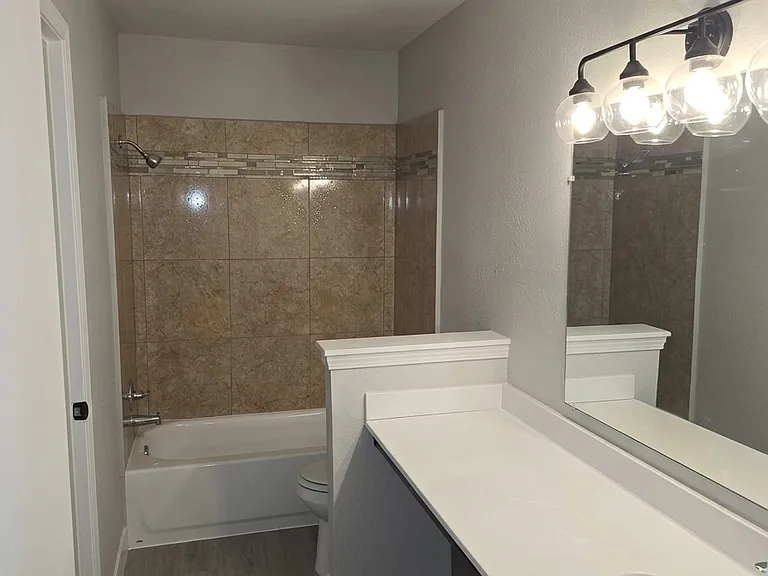 6848 S Creek Dr — Photo 6
