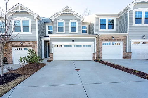 2418 Heathcliff Trl Photo 1