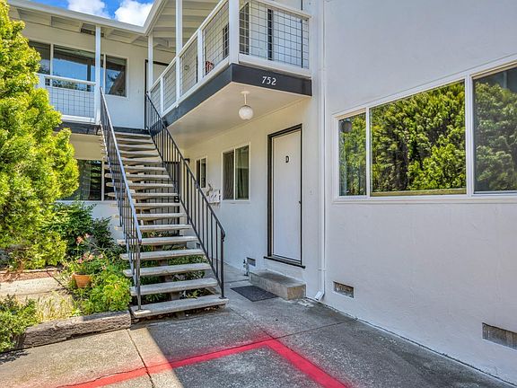 4th image of 752 Beaver Street