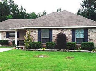 2305 Rue Toulander St, Mandeville, LA 70448