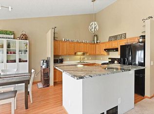 13921 Echo Park Ln, Burnsville, MN 55337