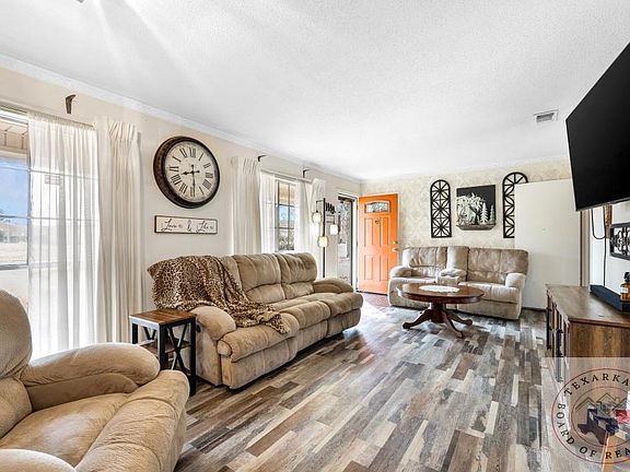 4th image of 5815 Turtle Creek Dr