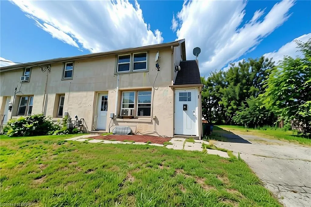 2 bed, 1.0 bath, 594 sqft, $1,625 — Photo 1