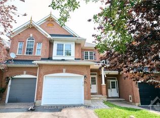 71 Hemlo Cres, Ottawa, ON K2T 1E1
