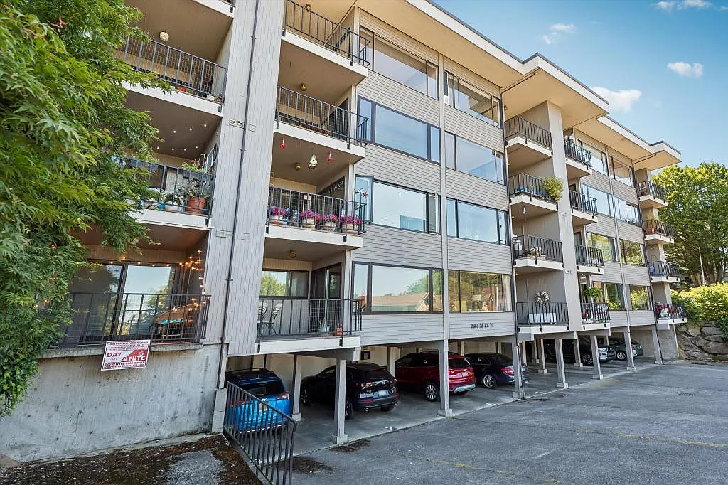 3661 24th Place W #107 - 1 bedroom — Photo 3