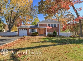 115 Dorchester Rd, Ronkonkoma, NY 11779