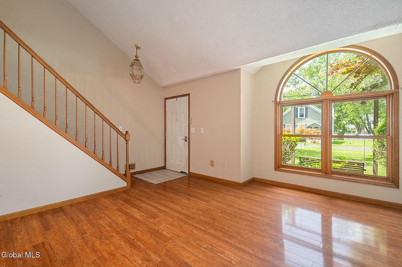 4th image of 1407 Chestnut Street