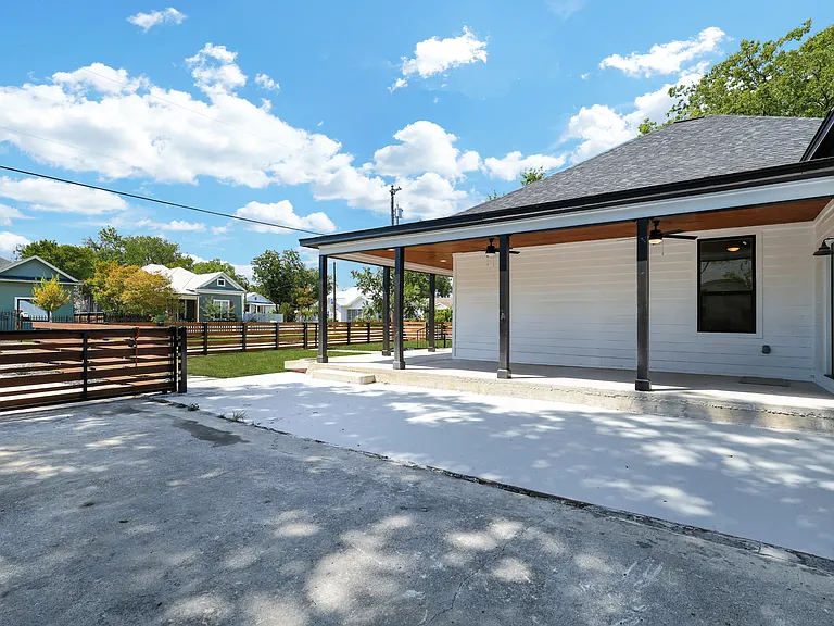 2425 Monterey St — Photo 33