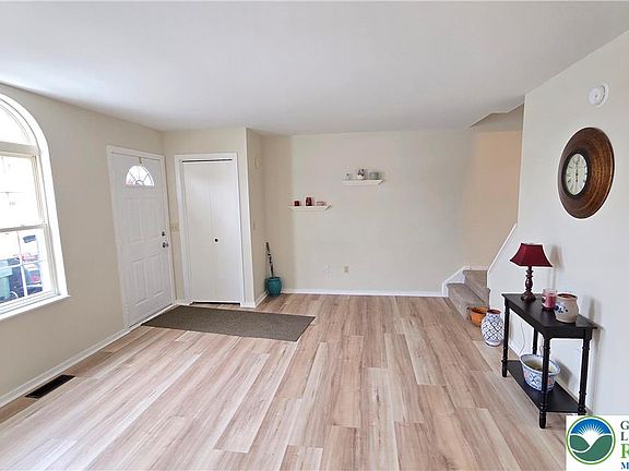 4th image of 4901 Shawnee Ct N