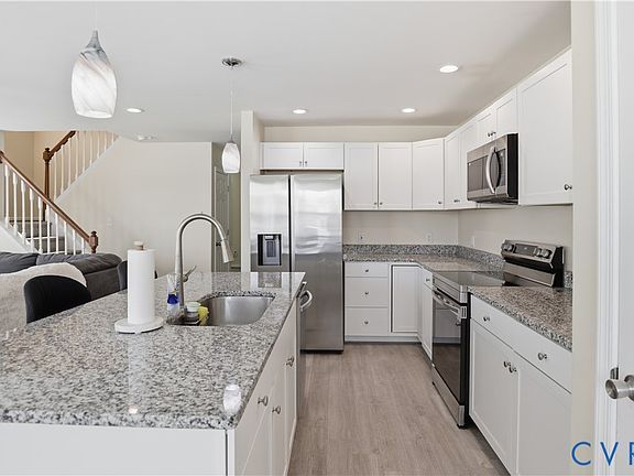 3rd image of 3901 Lighthouse Ln