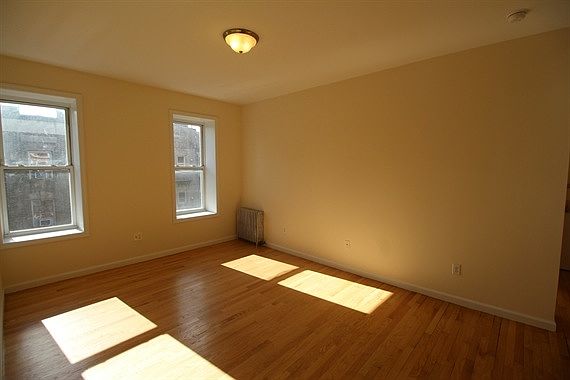 4th image of 723 8th Ave #Pnhroof