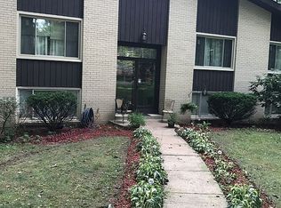 447 Spring Grove Dr, Tallmadge, OH 44278