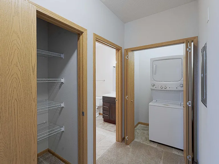 Gateway Park Apartments — Photo 43