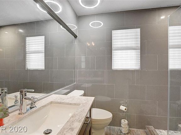 3rd image of 5337 Santa Fe Heights St