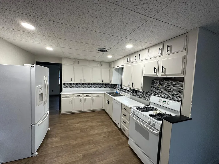 1504 Keith Dr NE — Photo 13