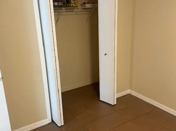 1900 Berg Rd, Holiday, FL 34690