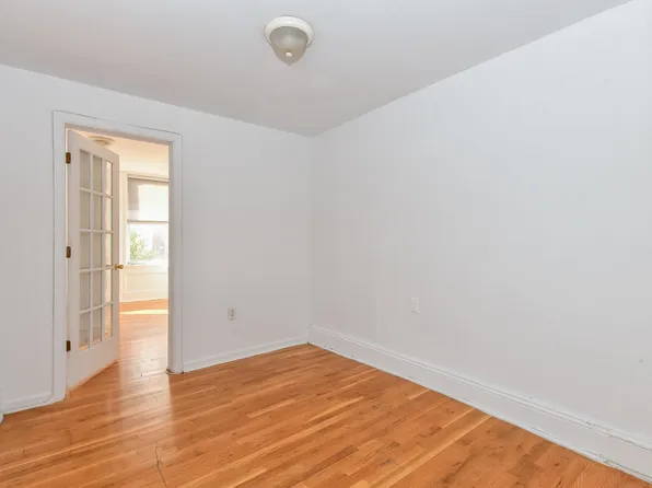 409 Bloomfield Street image 5 of 14