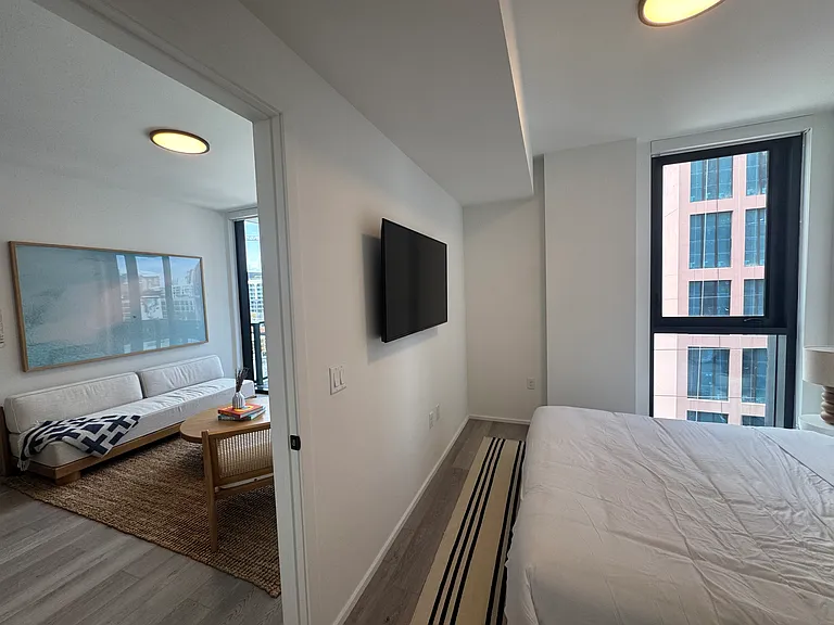 120 NW 30th St #B — Photo 7
