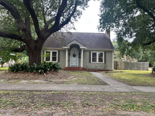 4545 Hollywood Dr, Port Arthur, TX 77642