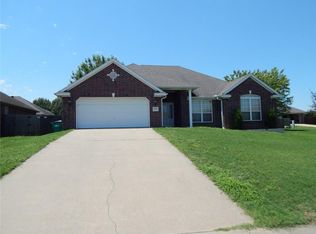 3365 Bluff Creek Loop, Springdale, AR 72764