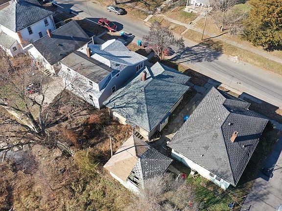 3rd image of 215 E Linden Ave