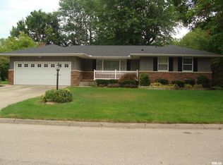 481 Idlewhile Dr, Farmington, IL 61531