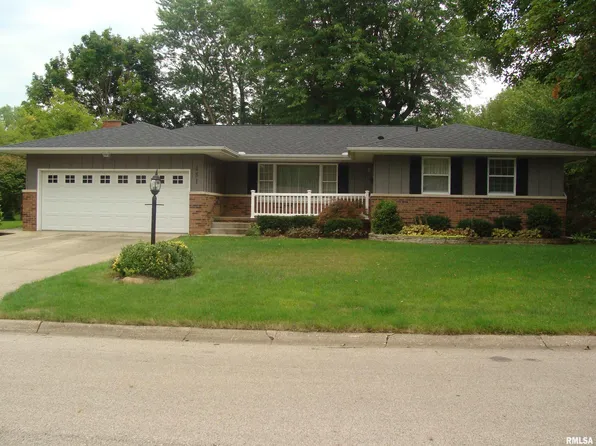 481 Idlewhile Dr, Farmington, IL 61531