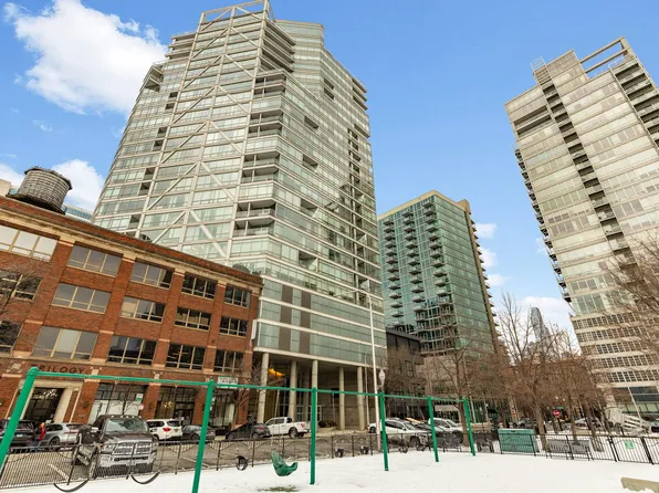 510 W Erie St APT 705, Chicago, IL 60610