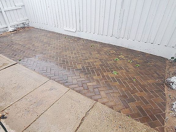 3rd image of 823 Knox Ct APT B
