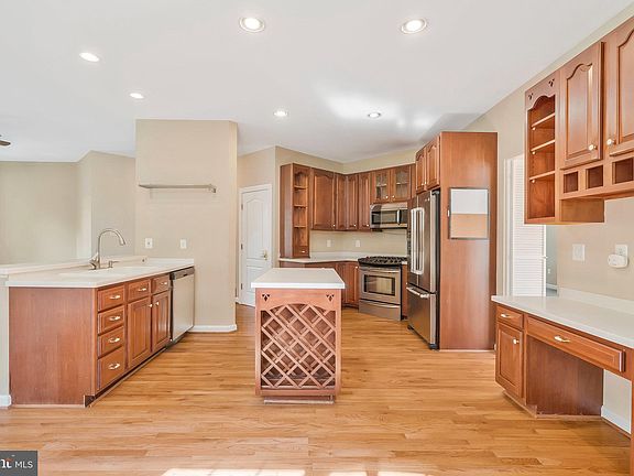 5th image of 47488 Saulty Dr
