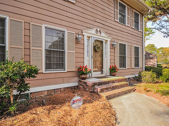 5th image of 2595 Kinnett Dr