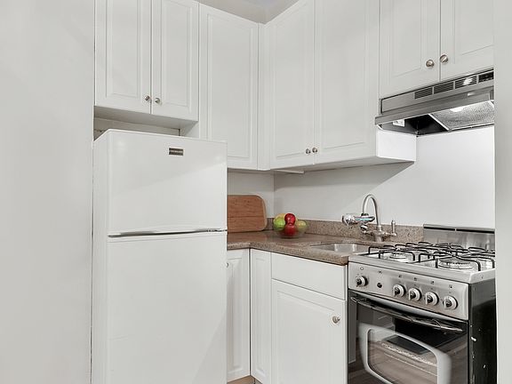 3rd image of 344 W 12th St APT 2B
