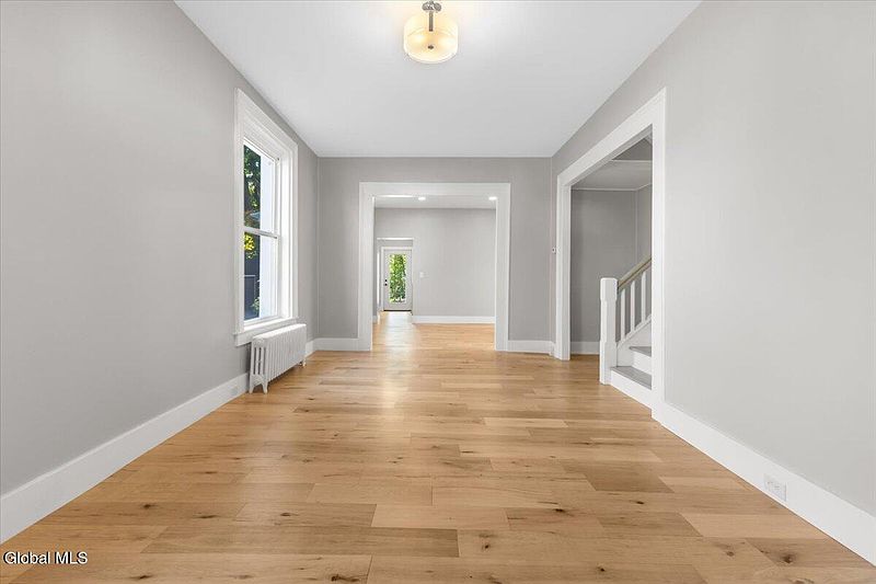 3rd image of 33 James Street