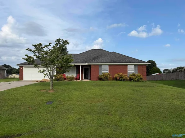18407 Foxford Ln E, Athens, AL 35613