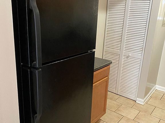 3rd image of 2110 N Culpeper St #7