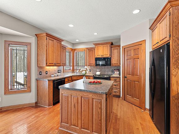 5th image of 3228 151st Ave NE