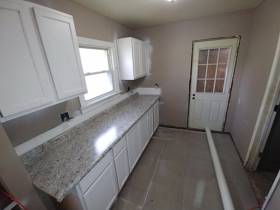 2nd image of 3744 Askew Ave